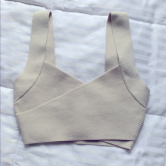 Babaton Tops - Babaton / Aritzia sculpt Knit Cream Fitted Crop Top nwot.